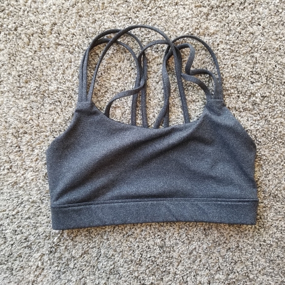 GapFit | Eclipse Medium Support Strappy Sports Bra - Picture 3 of 7